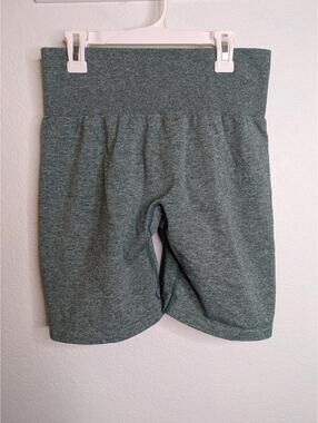 NVGTN Women's Contour Seamless Shorts Size L Green Heathered High Rise Gym